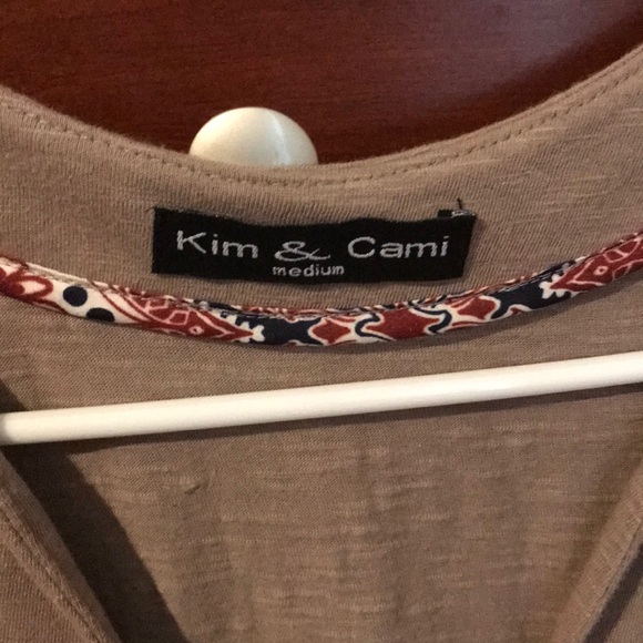 Beige V-Neck Sleeveless Peplum - Picture 2 of 5